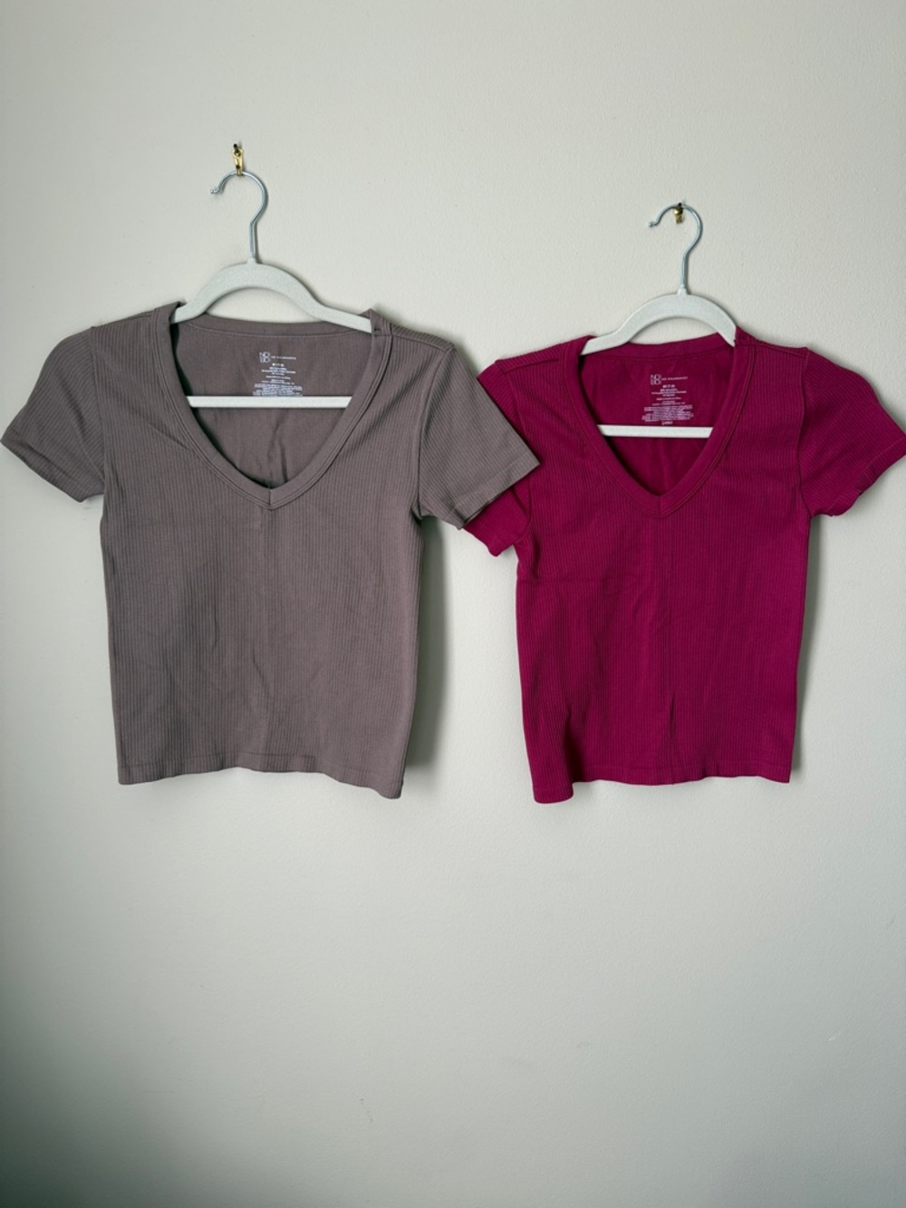Two No Boundaries Ribbed V-Neck Tee - Berry Pink and Mauve/Tan
